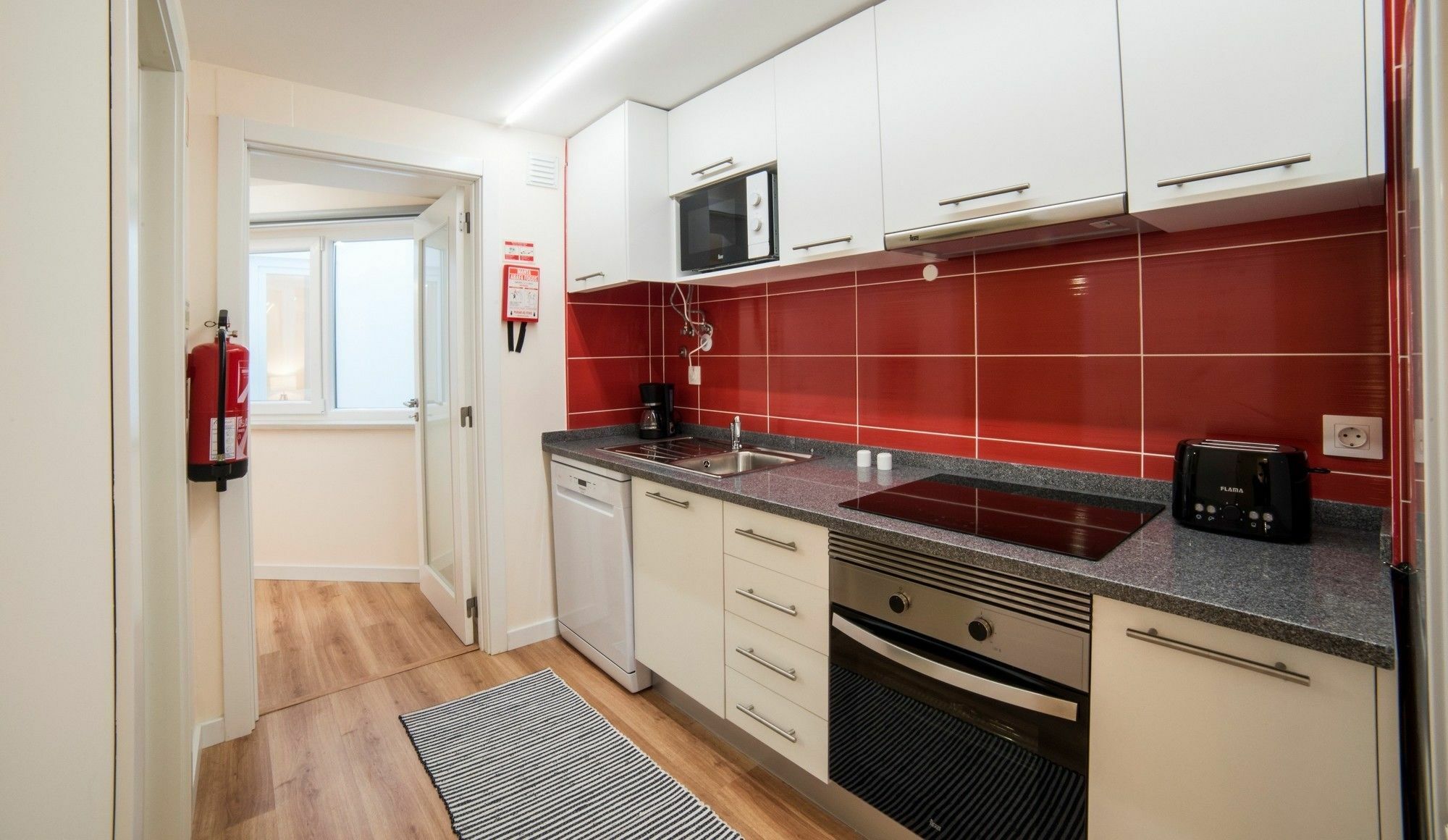 Lis Apartments Лиссабон Экстерьер фото